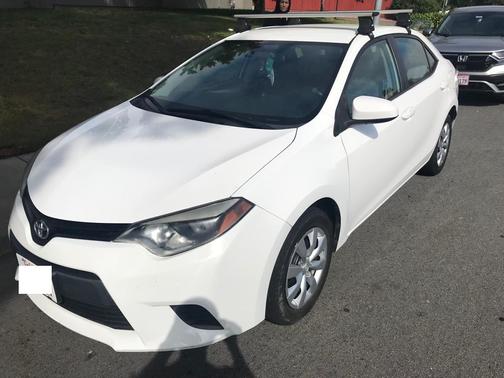 Photo 2 of 5 of 2014 Toyota Corolla LE Premium