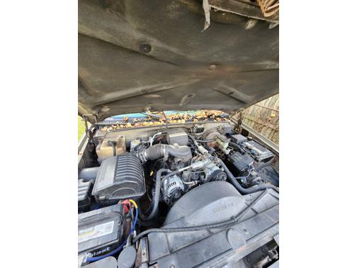 Photo 1 of 10 of 1999 Chevrolet Suburban 1500