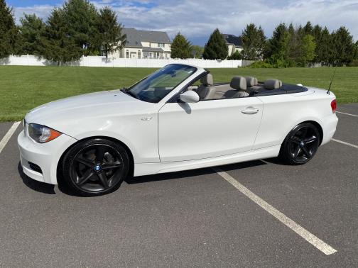 Photo 1 of 25 of 2009 BMW 135 i