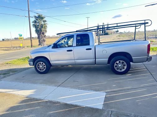 Photo 1 of 6 of 2004 Dodge Ram 2500 ST Quad Cab