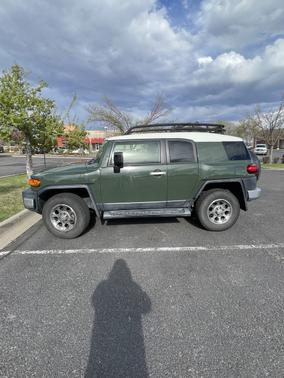 Photo 6 of 6 of 2012 Toyota FJ Cruiser Base