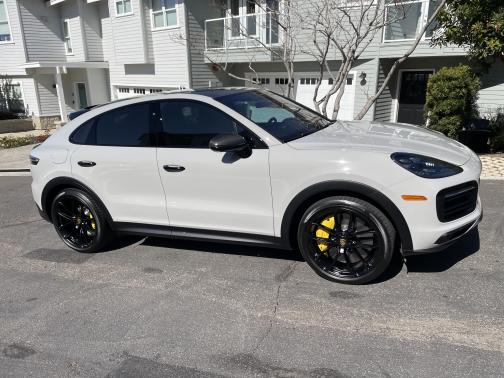 Photo 3 of 26 of 2022 Porsche Cayenne GTS Coupe AWD