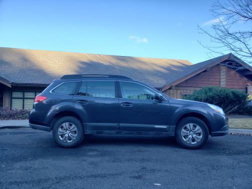 Photo 2 of 21 of 2012 Subaru Outback 2.5i