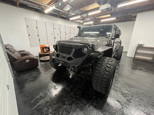 Photo 1 of 11 of 2020 Jeep Gladiator Sport S