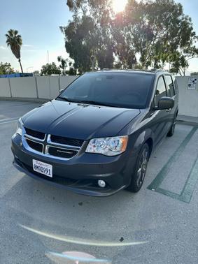 Photo 3 of 14 of 2019 Dodge Grand Caravan SXT