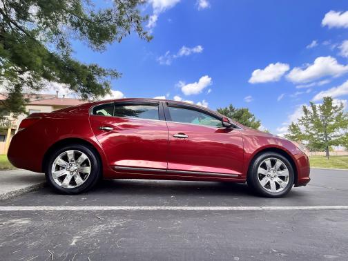 Photo 1 of 17 of 2010 Buick LaCrosse CXL