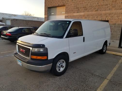 Photo 3 of 10 of 2011 GMC Savana 3500 Diesel