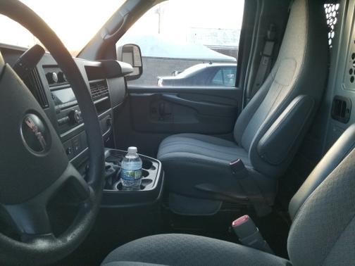 Photo 5 of 10 of 2011 GMC Savana 3500 Diesel