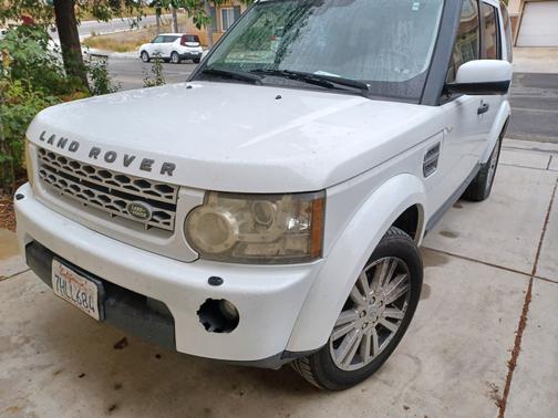 Photo 2 of 6 of 2011 Land Rover LR4 HSE