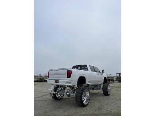 Photo 4 of 8 of 2022 GMC Sierra 2500 Denali