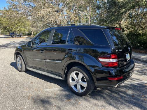 Photo 2 of 16 of 2009 Mercedes-Benz M-Class ML 350 4MATIC
