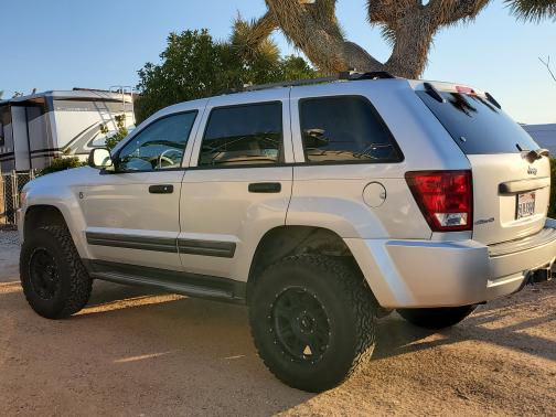Photo 6 of 6 of 2005 Jeep Grand Cherokee Laredo