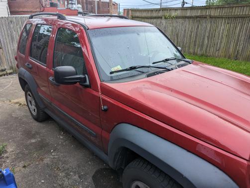 Photo 3 of 4 of 2006 Jeep Liberty Sport