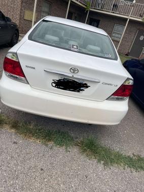 Photo 1 of 4 of 2005 Toyota Camry LE
