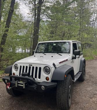 Photo 3 of 11 of 2013 Jeep Wrangler Sport