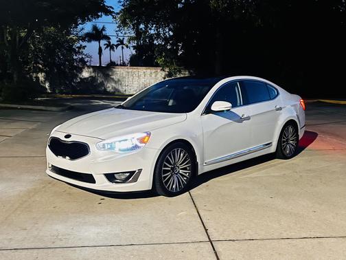 Photo 1 of 13 of 2014 Kia Cadenza Premium