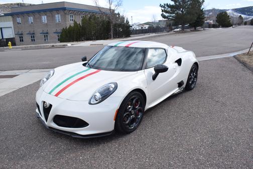 Photo 1 of 17 of 2015 Alfa Romeo 4C Base