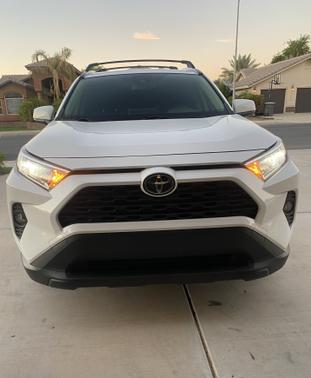 Photo 1 of 6 of 2019 Toyota RAV4 XLE