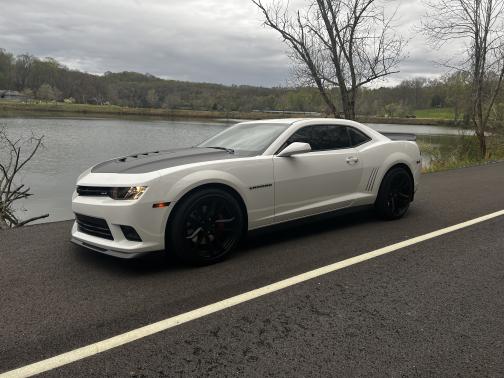 Photo 6 of 6 of 2014 Chevrolet Camaro 2SS