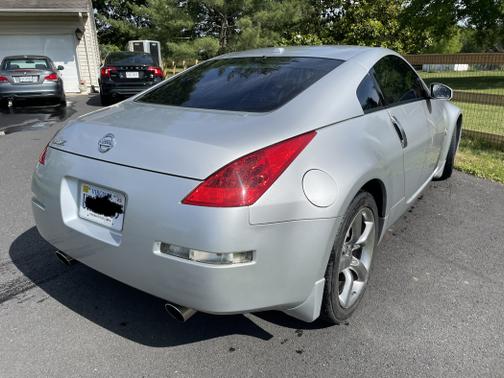Photo 4 of 22 of 2006 Nissan 350Z Touring