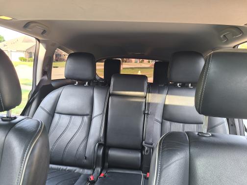 Photo 3 of 9 of 2017 INFINITI QX60 Base