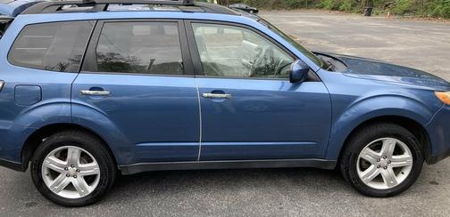 Photo 2 of 26 of 2010 Subaru Forester 2.5 X Premium