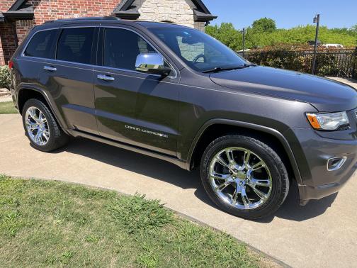 Photo 1 of 12 of 2015 Jeep Grand Cherokee Overland