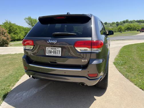 Photo 4 of 12 of 2015 Jeep Grand Cherokee Overland