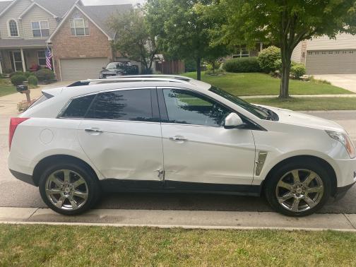 Photo 4 of 16 of 2012 Cadillac SRX Premium Collection
