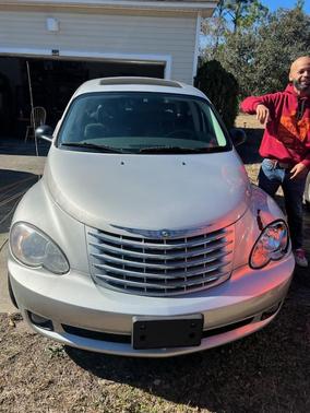 Photo 2 of 20 of 2010 Chrysler PT Cruiser Classic