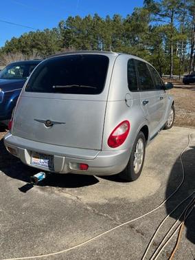 Photo 3 of 20 of 2010 Chrysler PT Cruiser Classic
