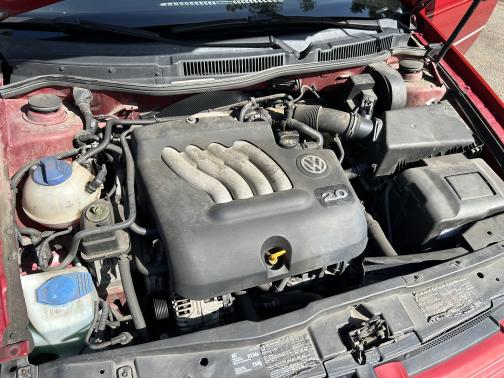 Photo 2 of 27 of 2004 Volkswagen Jetta GL