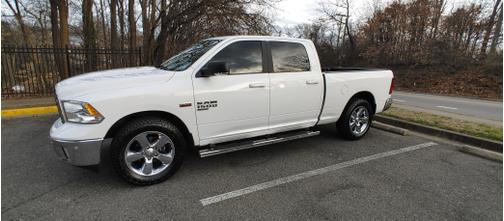 Photo 1 of 8 of 2019 RAM 1500 Classic SLT
