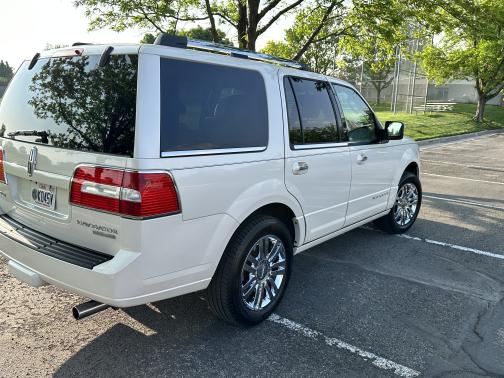 Photo 4 of 17 of 2008 Lincoln Navigator Base