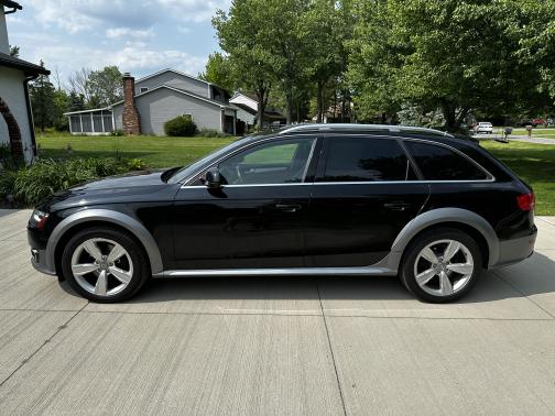 Photo 2 of 8 of 2013 Audi allroad 2.0T Premium
