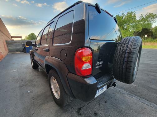 Photo 3 of 6 of 2003 Jeep Liberty Limited