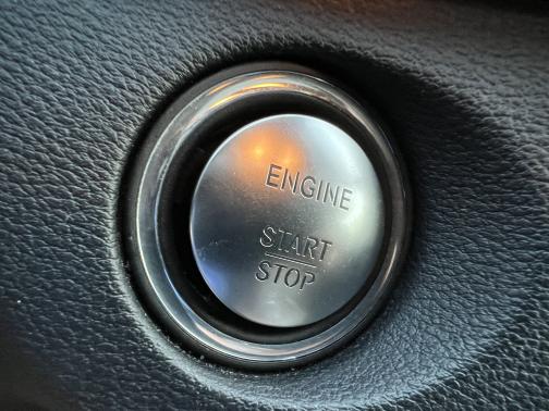 Photo 5 of 28 of 2011 Mercedes-Benz E-Class E 350 4MATIC