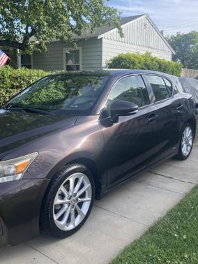 Photo 2 of 14 of 2012 Lexus CT 200h Base