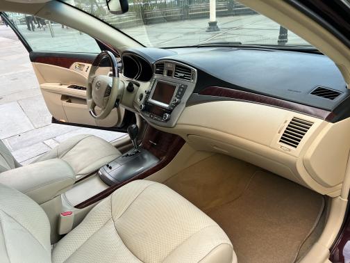 Photo 3 of 15 of 2011 Toyota Avalon Limited