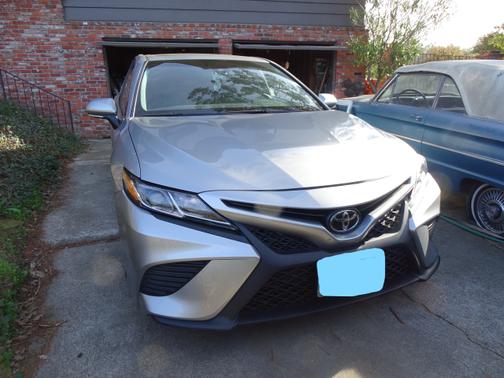 Photo 1 of 7 of 2018 Toyota Camry SE
